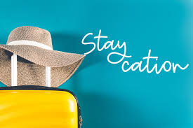 Staycation salah satu travel akomodasi yang bisa kamu ikuti